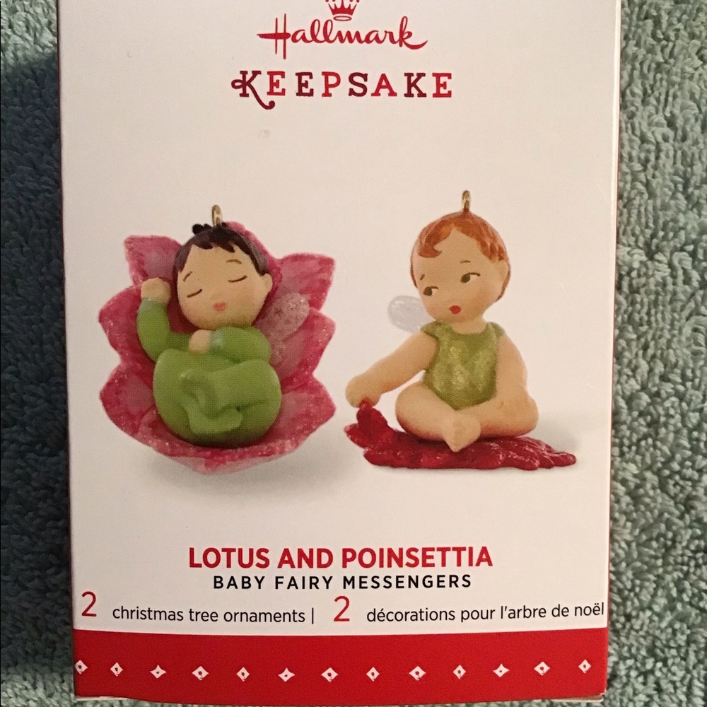 Hallmark Keepsake Ornament 2015 Lotus and Poinsettia!